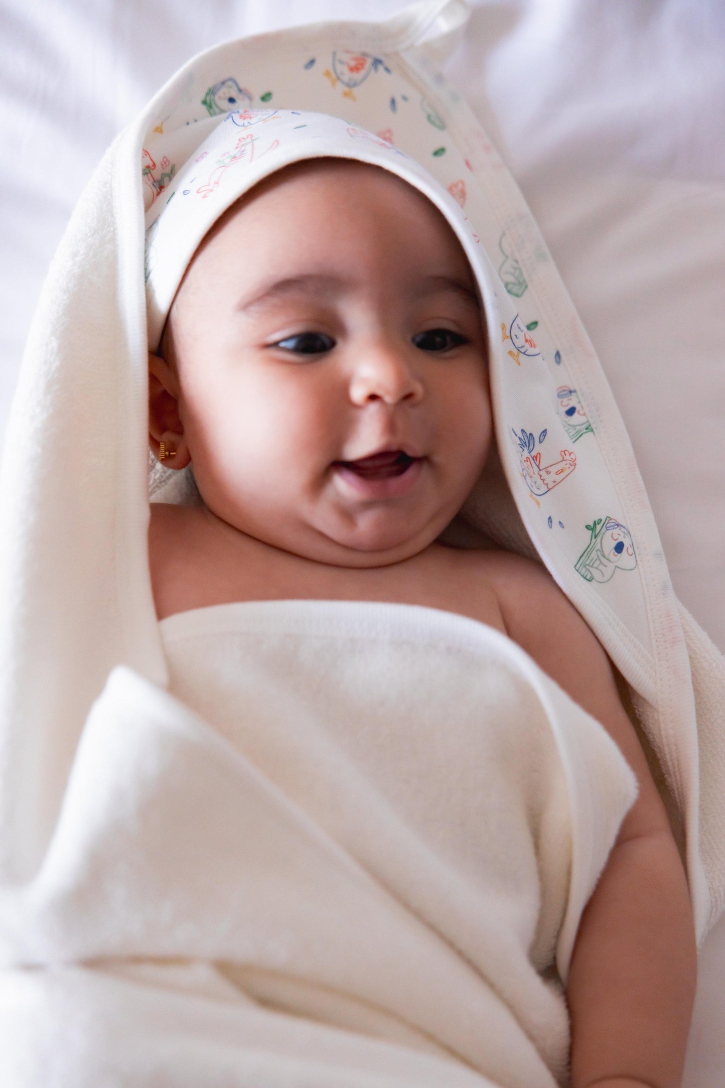 Organic Hooded Bath Towel- Lazy. Daisy. Dreams