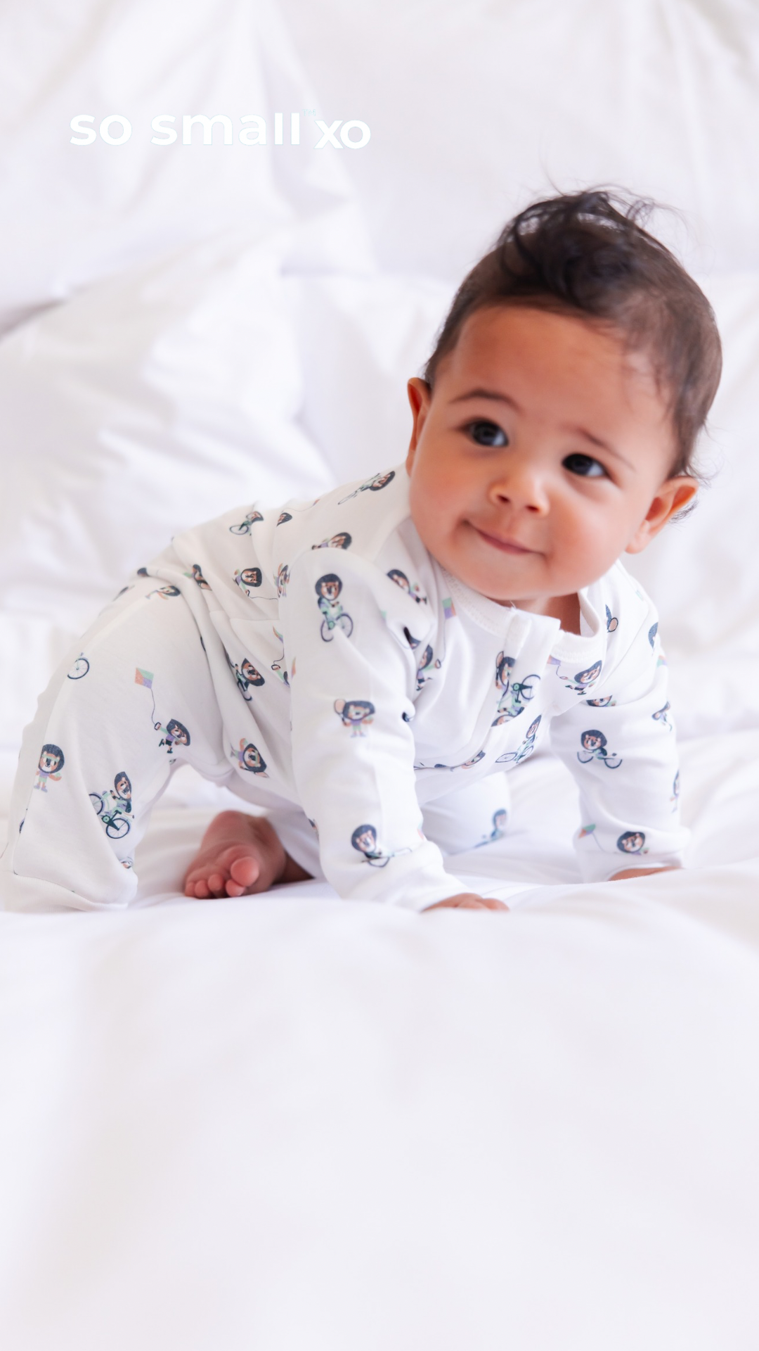سالوبت so small xo بسوستة وأرجل مفتوحة من القطن العضوي الفاخر- تصميم أسد