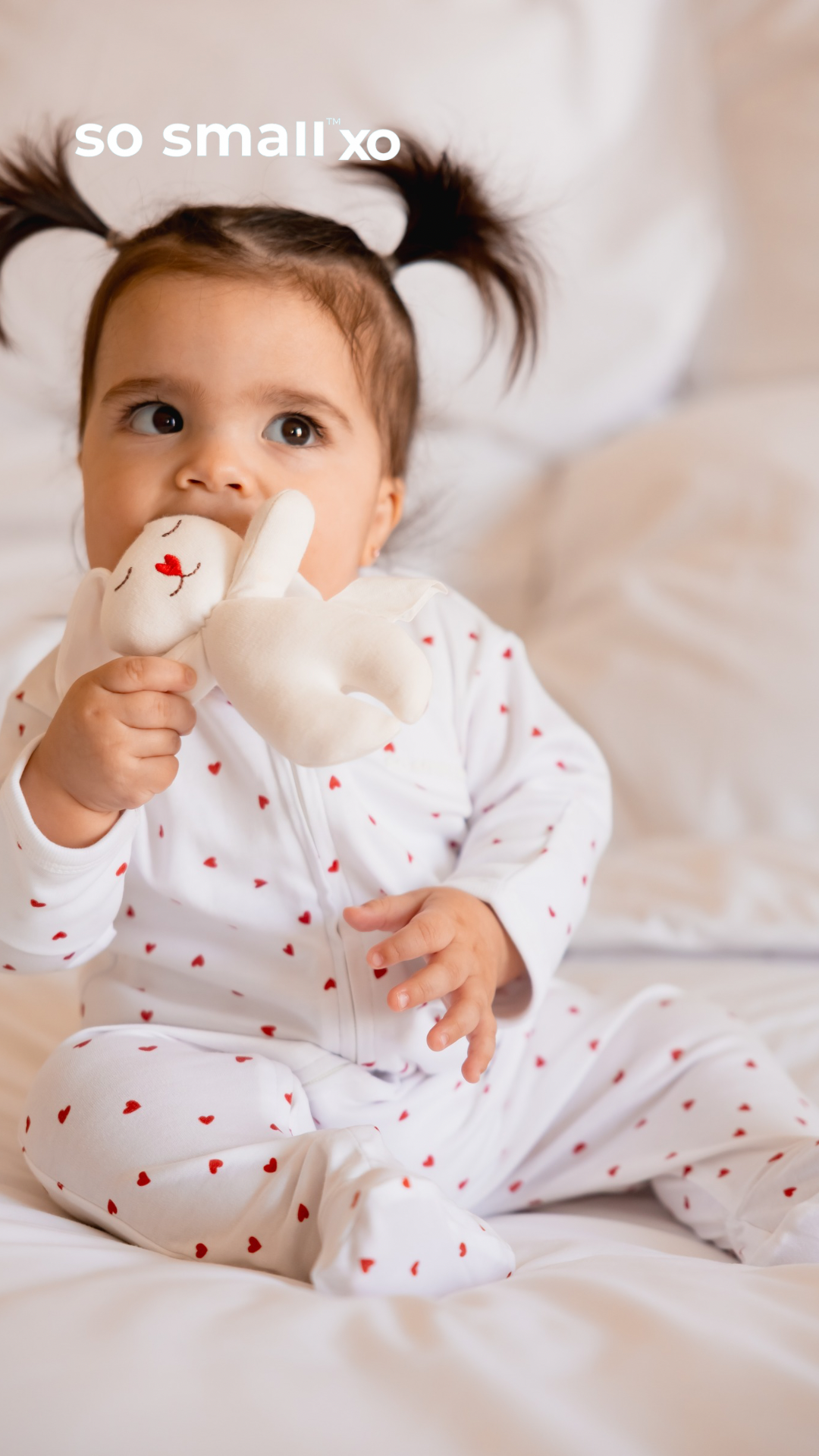 so small xo Zipper Footie- Tiny Hearts