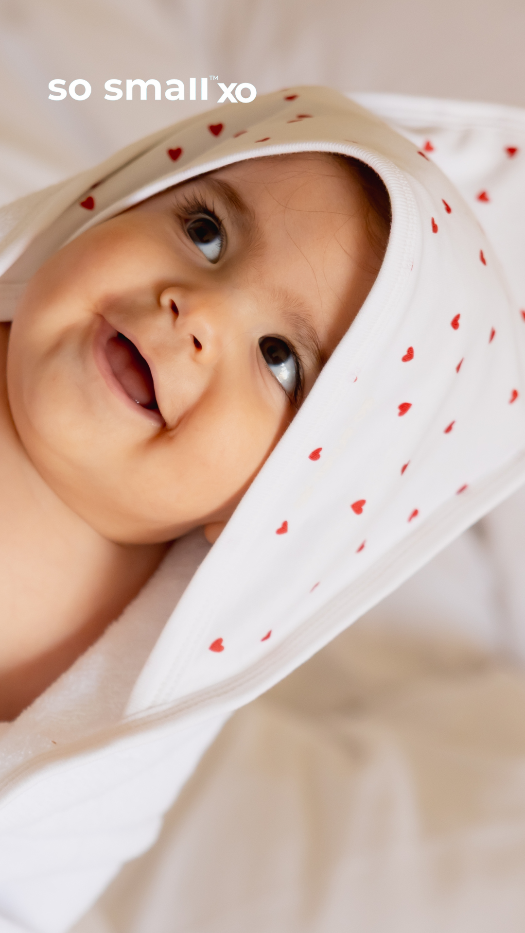 منشفة بغطاء رأس so small xo من القطن المصري الفاخر-  تصميم قلوب صغيرة 